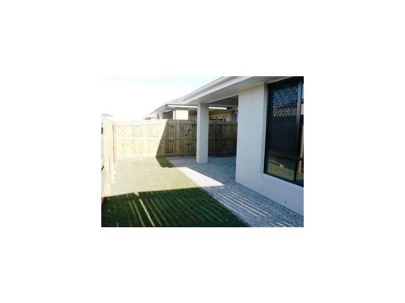 17 Kingston, North Lakes QLD 4509