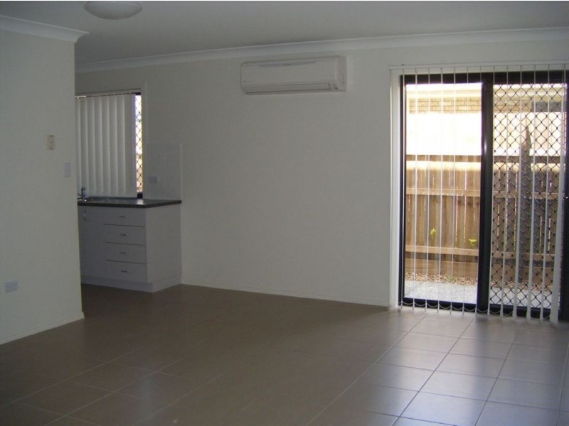 2/15 highcliffe Crescent, North Lakes QLD 4509