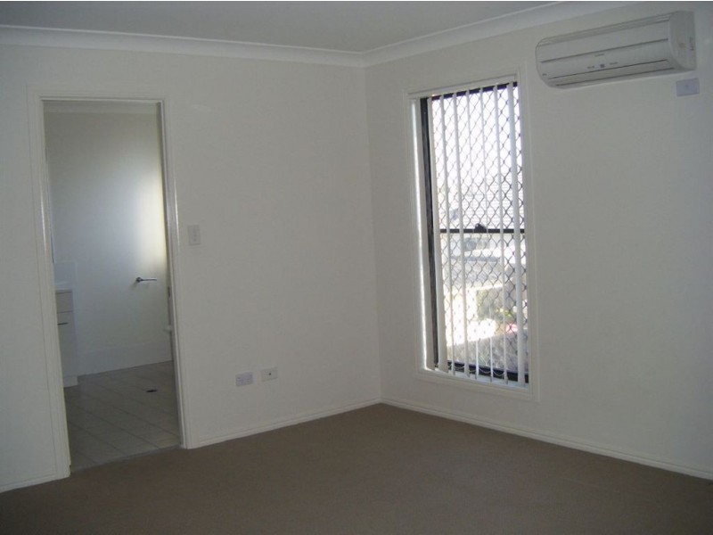 2/15 highcliffe Crescent, North Lakes QLD 4509