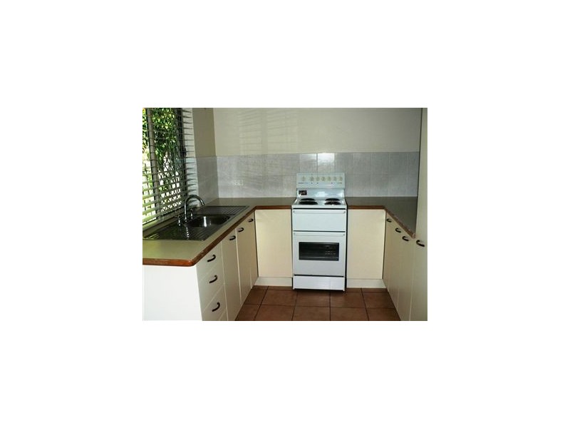 4/7 Bailey Street, Woody Point QLD 4019