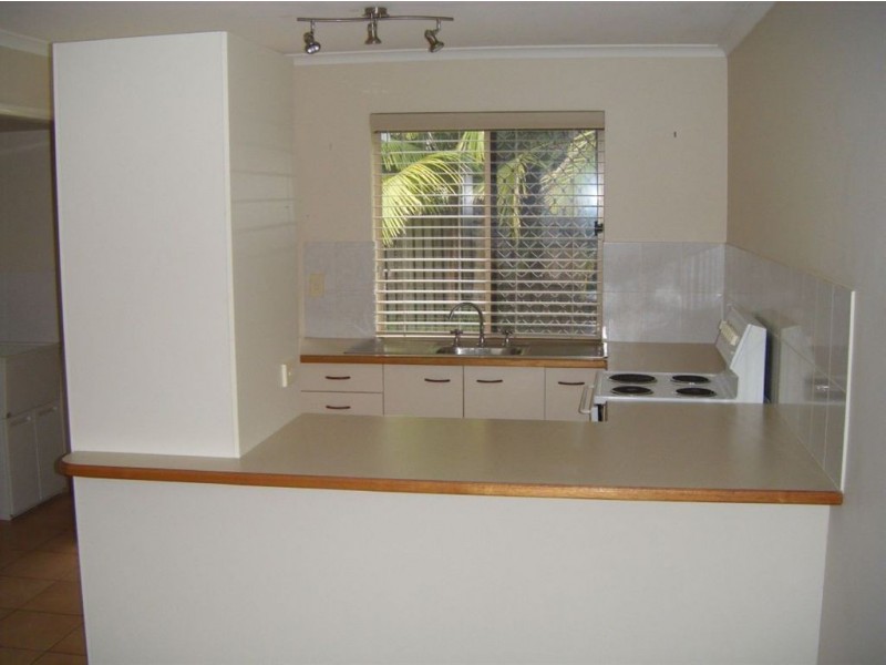 4/7 Bailey Street, Woody Point QLD 4019