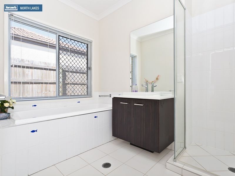 15 Chrysler Parade, North Lakes QLD 4509