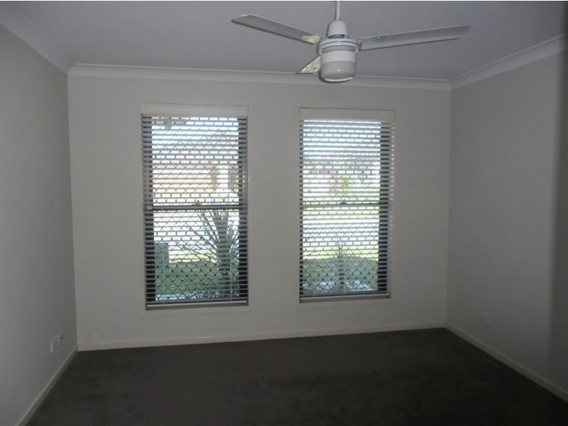 10 Chrysler Parade, North Lakes QLD 4509