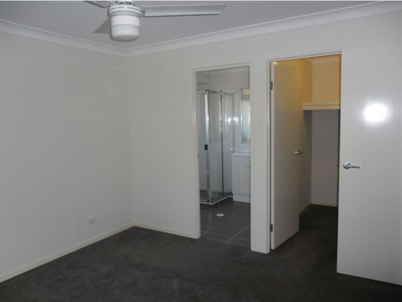 10 Chrysler Parade, North Lakes QLD 4509