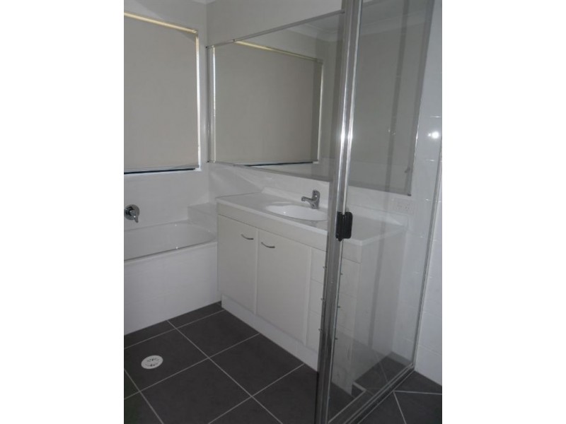 10 Chrysler Parade, North Lakes QLD 4509