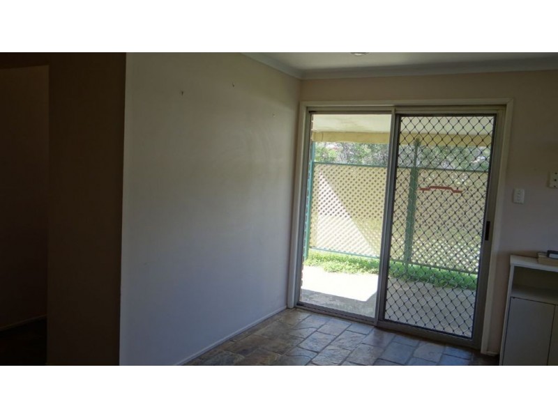 1 Dumbarton Drive, Kallangur QLD 4503