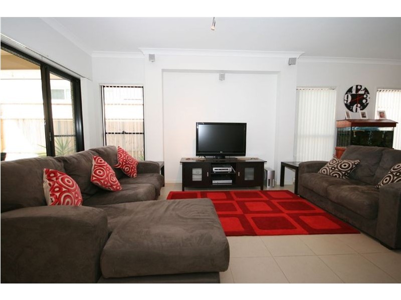 17 Planigale Crescent, North Lakes QLD 4509