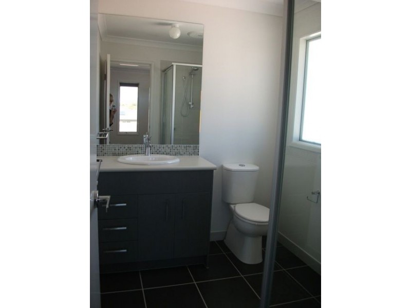 33 Merion Crescent, North Lakes QLD 4509