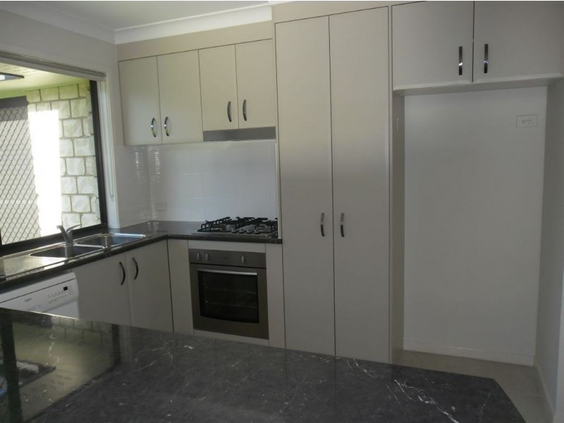 10 Chrysler Parade, North Lakes QLD 4509