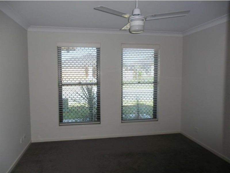 10 Chrysler Parade, North Lakes QLD 4509
