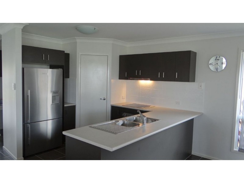 18 Merion Crescent, North Lakes QLD 4509