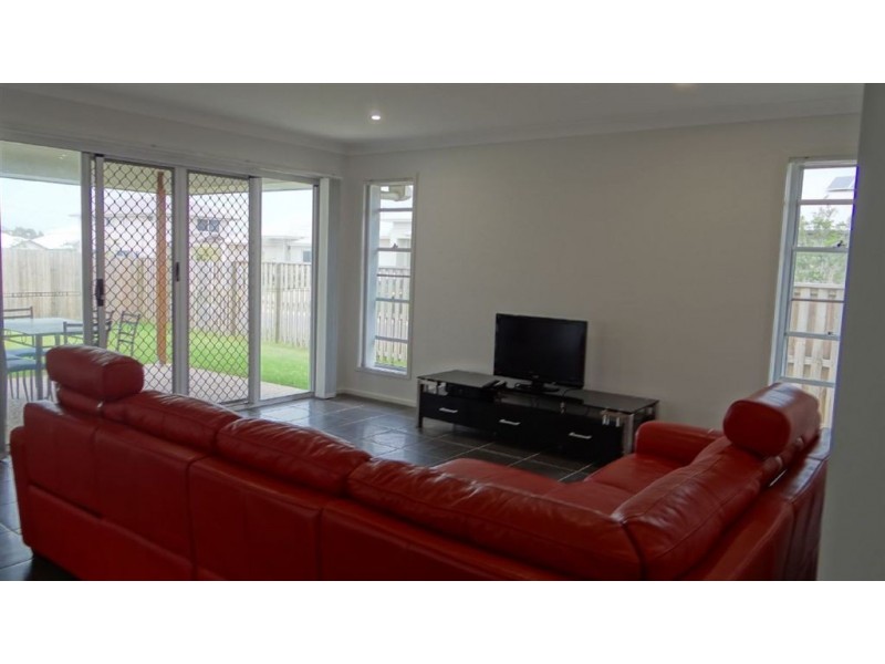 18 Merion Crescent, North Lakes QLD 4509