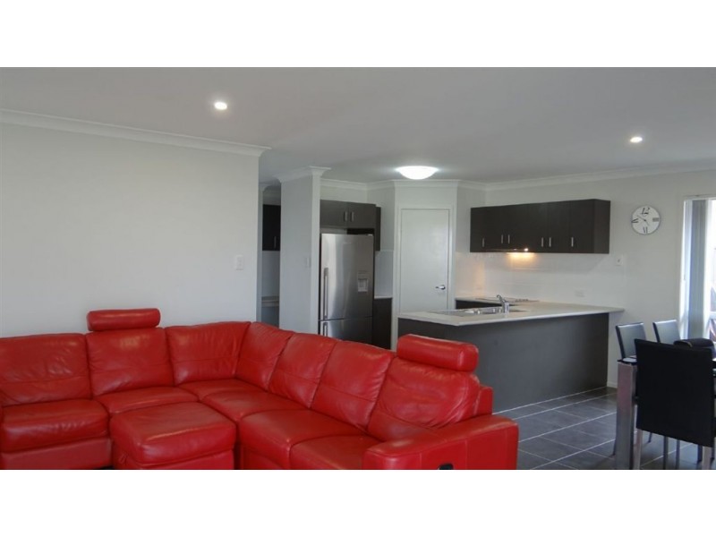 18 Merion Crescent, North Lakes QLD 4509