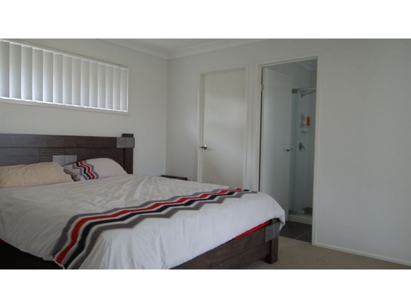 18 Merion Crescent, North Lakes QLD 4509