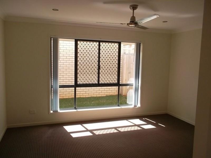 27 Bellthorpe Circuit, Kallangur QLD 4503