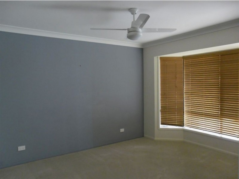 12 Sandpiper Avenue, North Lakes QLD 4509