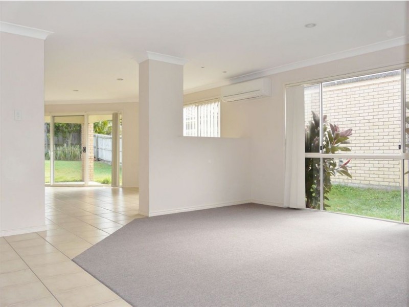 33 Heathcote Avenue, North Lakes QLD 4509