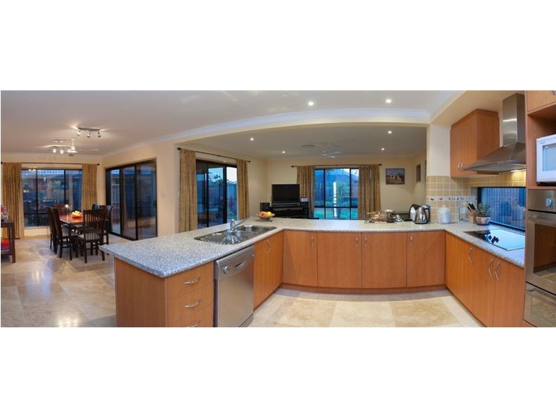 8 Byfield Street, North Lakes QLD 4509