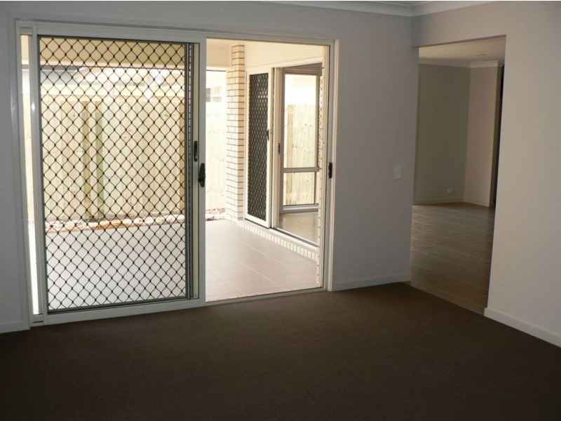 9 Severn Crescent, North Lakes QLD 4509