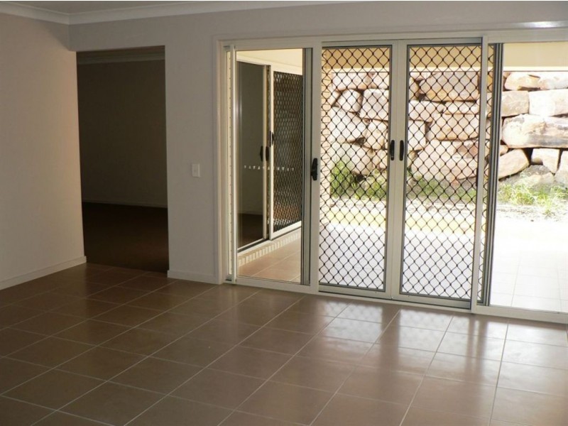 9 Severn Crescent, North Lakes QLD 4509