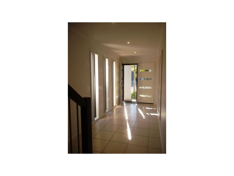 10 Rawlins Crescent, North Lakes QLD 4509