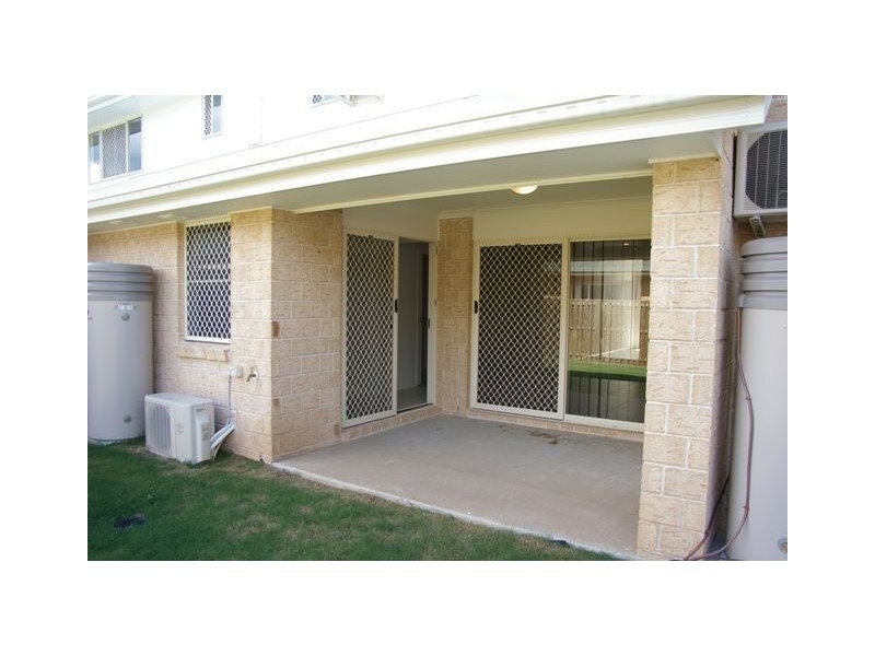 2/5 Kangaroo Street, North Lakes QLD 4509