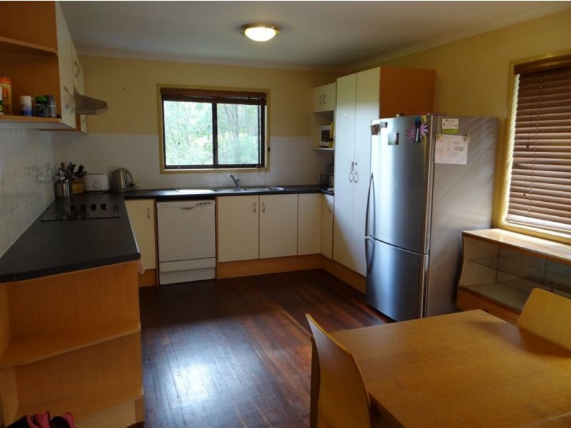 4 Leis Rd East, Kallangur QLD 4503