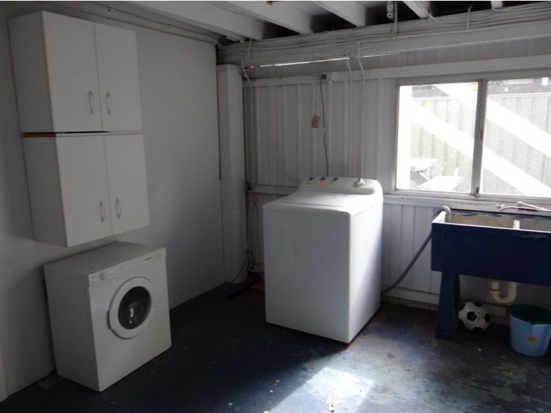 4 Leis Rd East, Kallangur QLD 4503