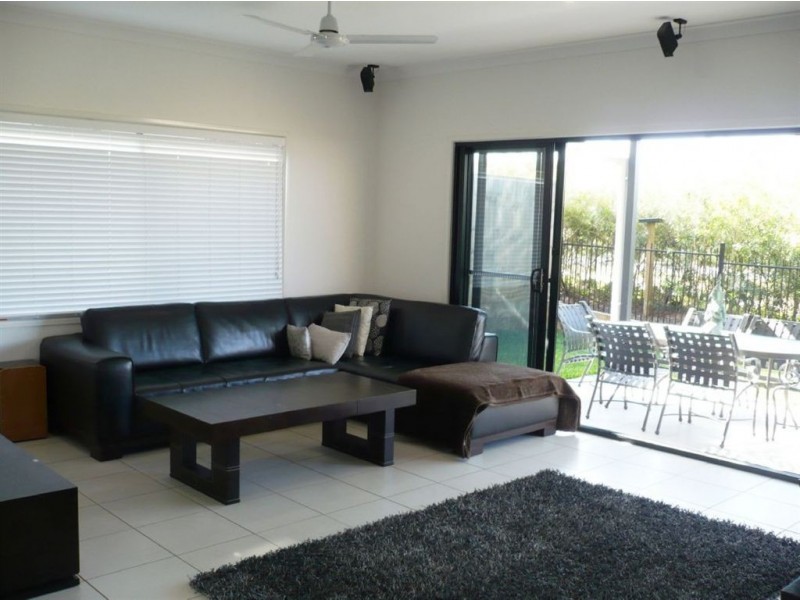 8 Tamar Cct, North Lakes QLD 4509