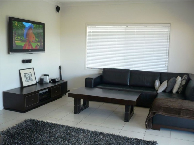 8 Tamar Cct, North Lakes QLD 4509