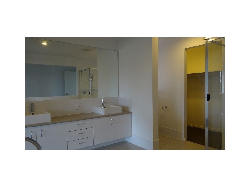 33 Astley Parade, North Lakes QLD 4509
