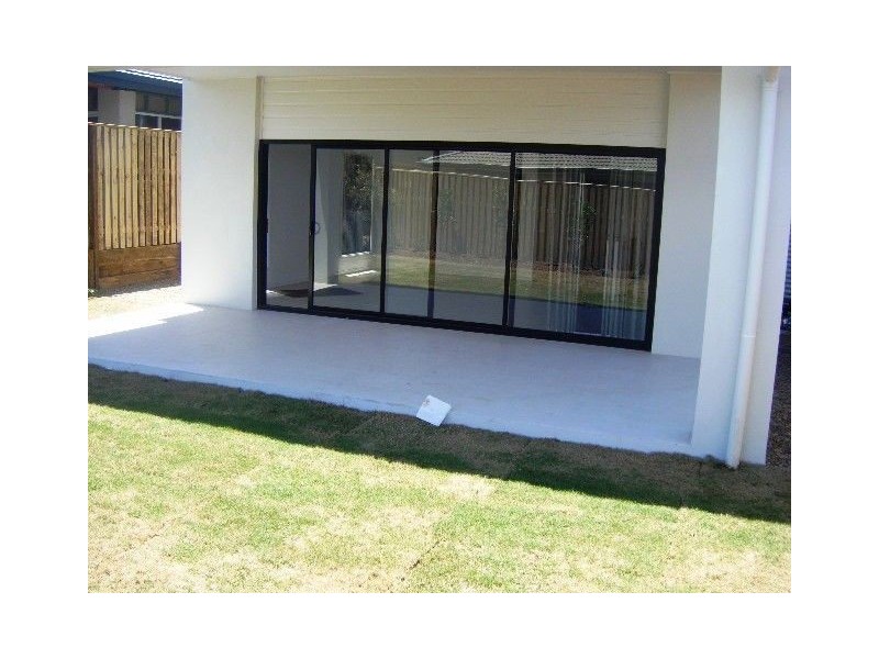 33 Astley Parade, North Lakes QLD 4509