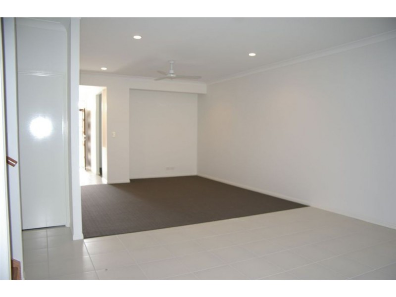 2/5 Kangaroo Street, North Lakes QLD 4509