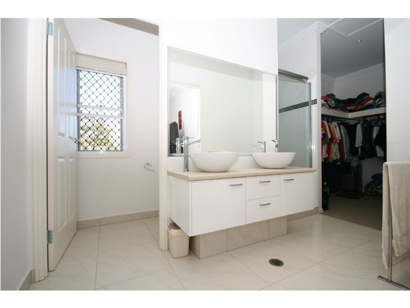 34 Kowari Crescent, North Lakes QLD 4509