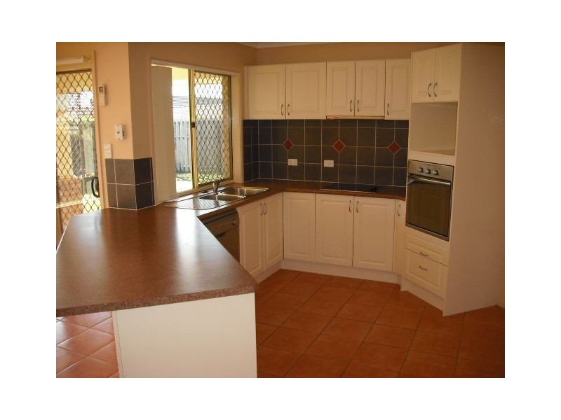 17 Whitfield Crescent, North Lakes QLD 4509