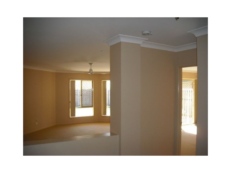 17 Whitfield Crescent, North Lakes QLD 4509