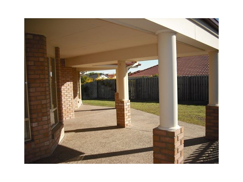 17 Whitfield Crescent, North Lakes QLD 4509