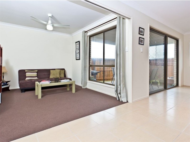 16 Severn Crescent, North Lakes QLD 4509