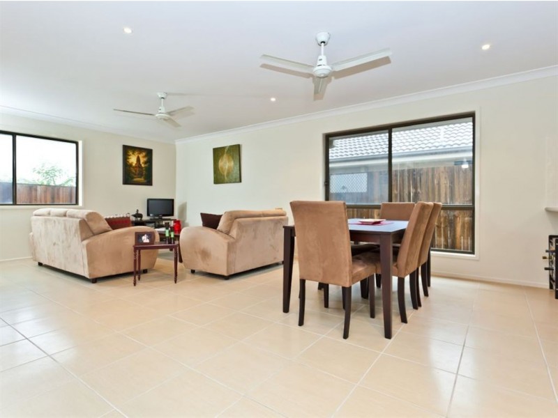 16 Severn Crescent, North Lakes QLD 4509