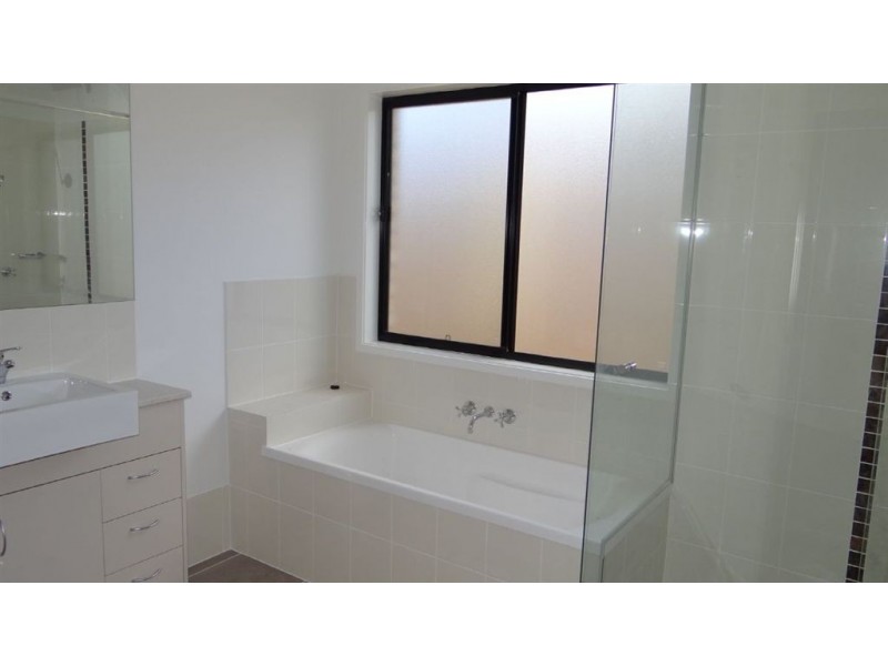 42 Diane Parade, Kallangur QLD 4503