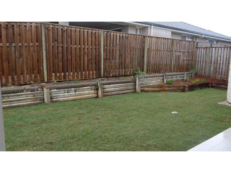 42 Diane Parade, Kallangur QLD 4503