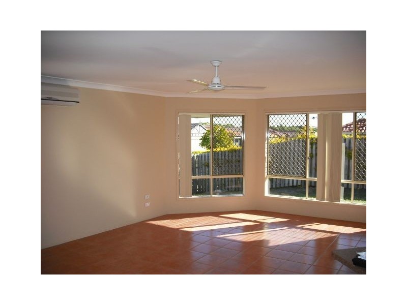 17 Whitfield Crescent, North Lakes QLD 4509