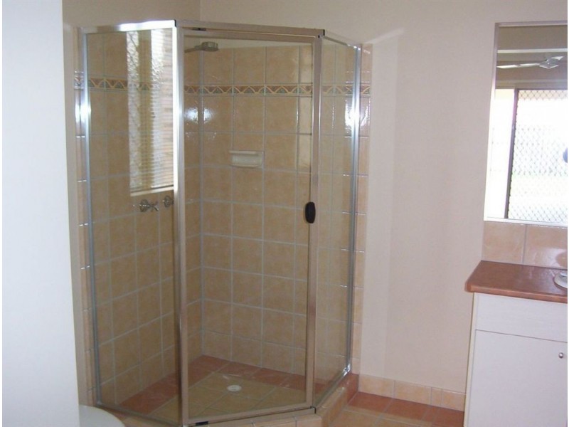 17 Whitfield Crescent, North Lakes QLD 4509