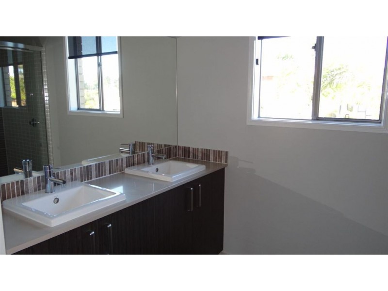 29 Como Circuit, Warner QLD 4500