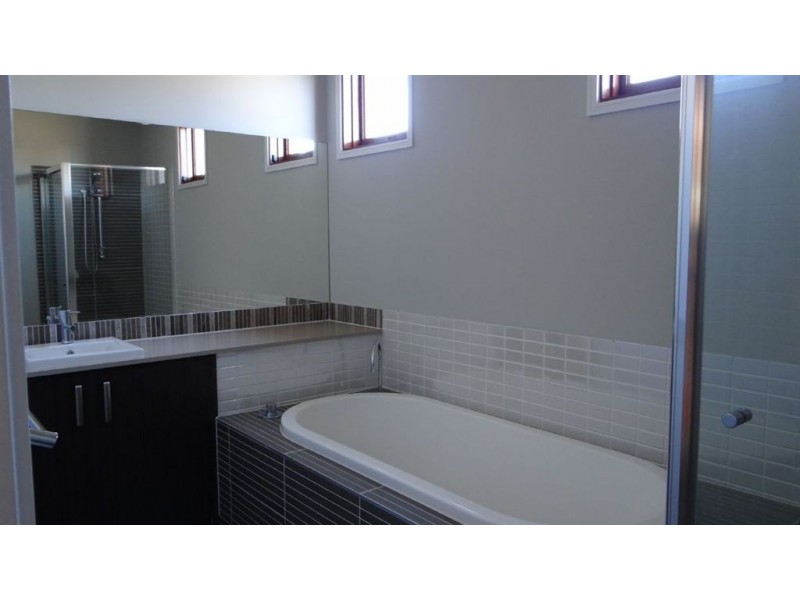 29 Como Circuit, Warner QLD 4500