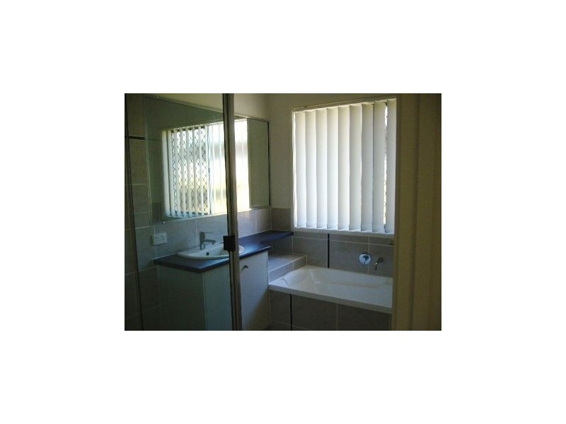 4 Dingo street, North Lakes QLD 4509