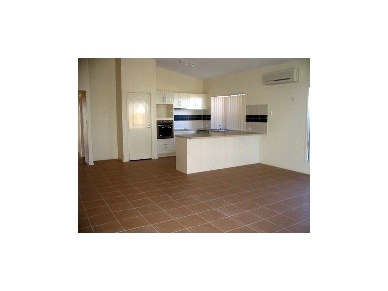 27 Marsh Parade, North Lakes QLD 4509