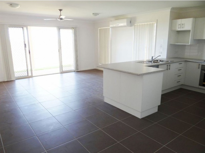 19 Cowen Terrace, North Lakes QLD 4509