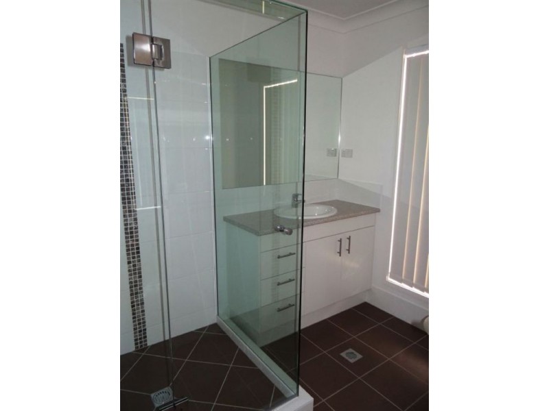 19 Cowen Terrace, North Lakes QLD 4509