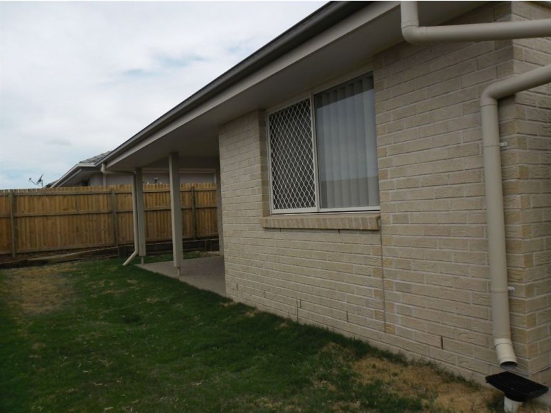 19 Cowen Terrace, North Lakes QLD 4509